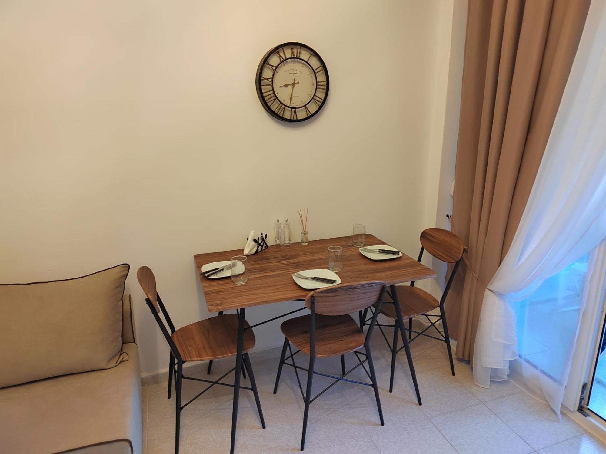 For Golden Vacations At Apartment *